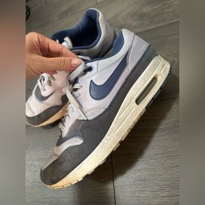 Men’s Nike Shoe Sz 10